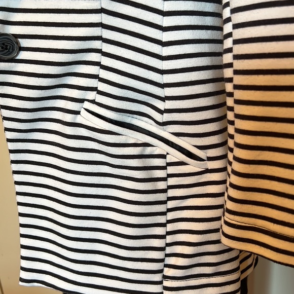 Metaphor Black and White Striped Blazer Size Small - Picture 4 of 9